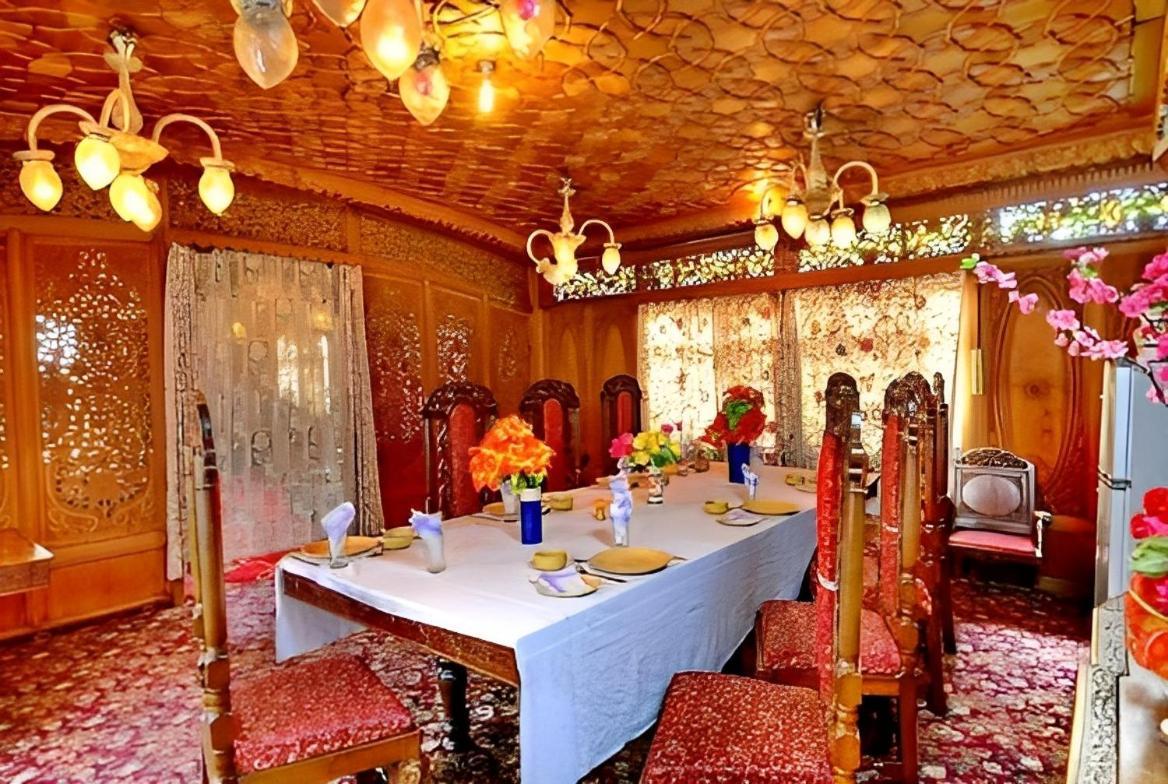 Heritage Amina Group Of Houseboats Ξενοδοχείο Σριναγκάρ Εξωτερικό φωτογραφία