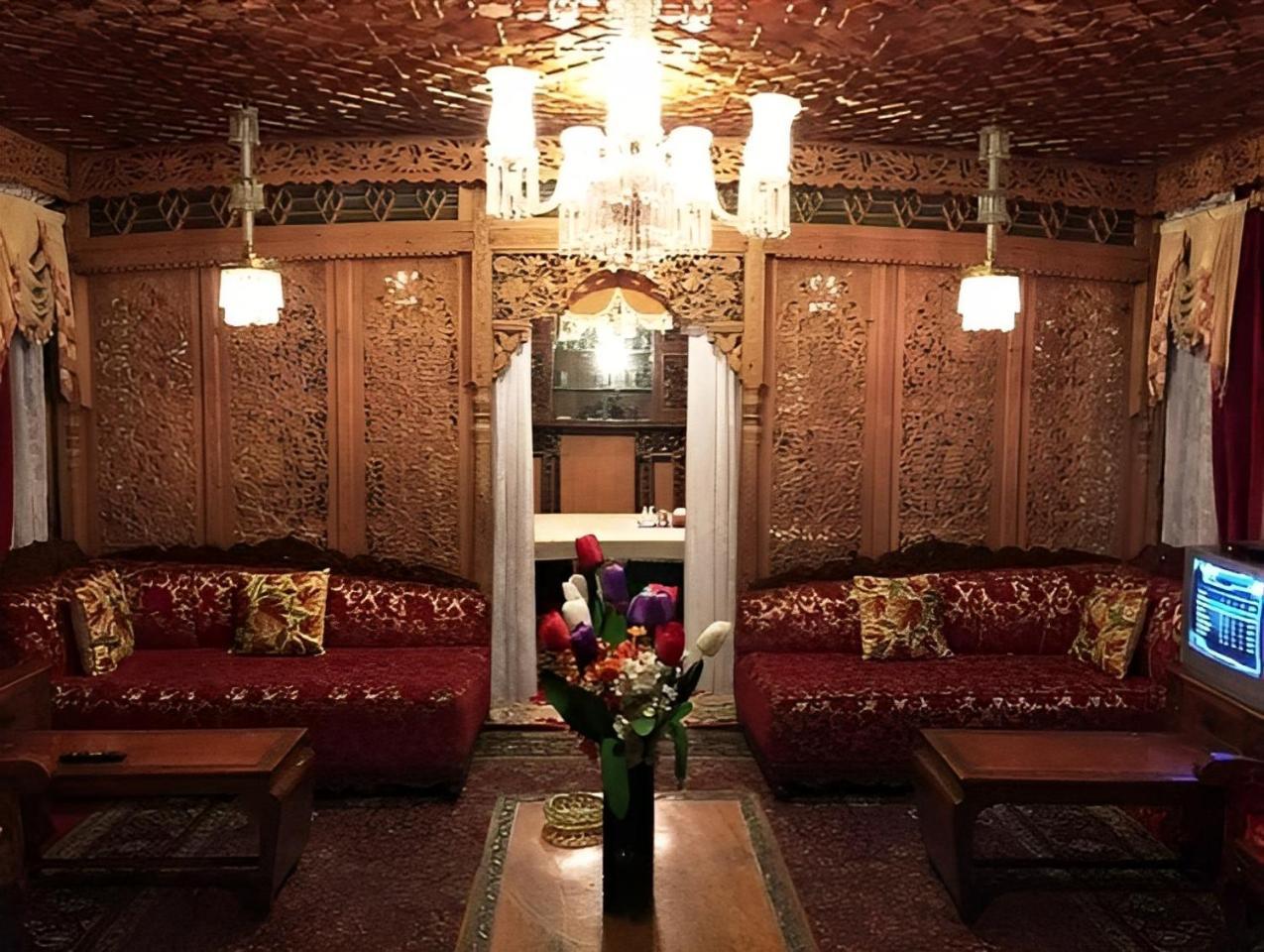 Heritage Amina Group Of Houseboats Ξενοδοχείο Σριναγκάρ Εξωτερικό φωτογραφία