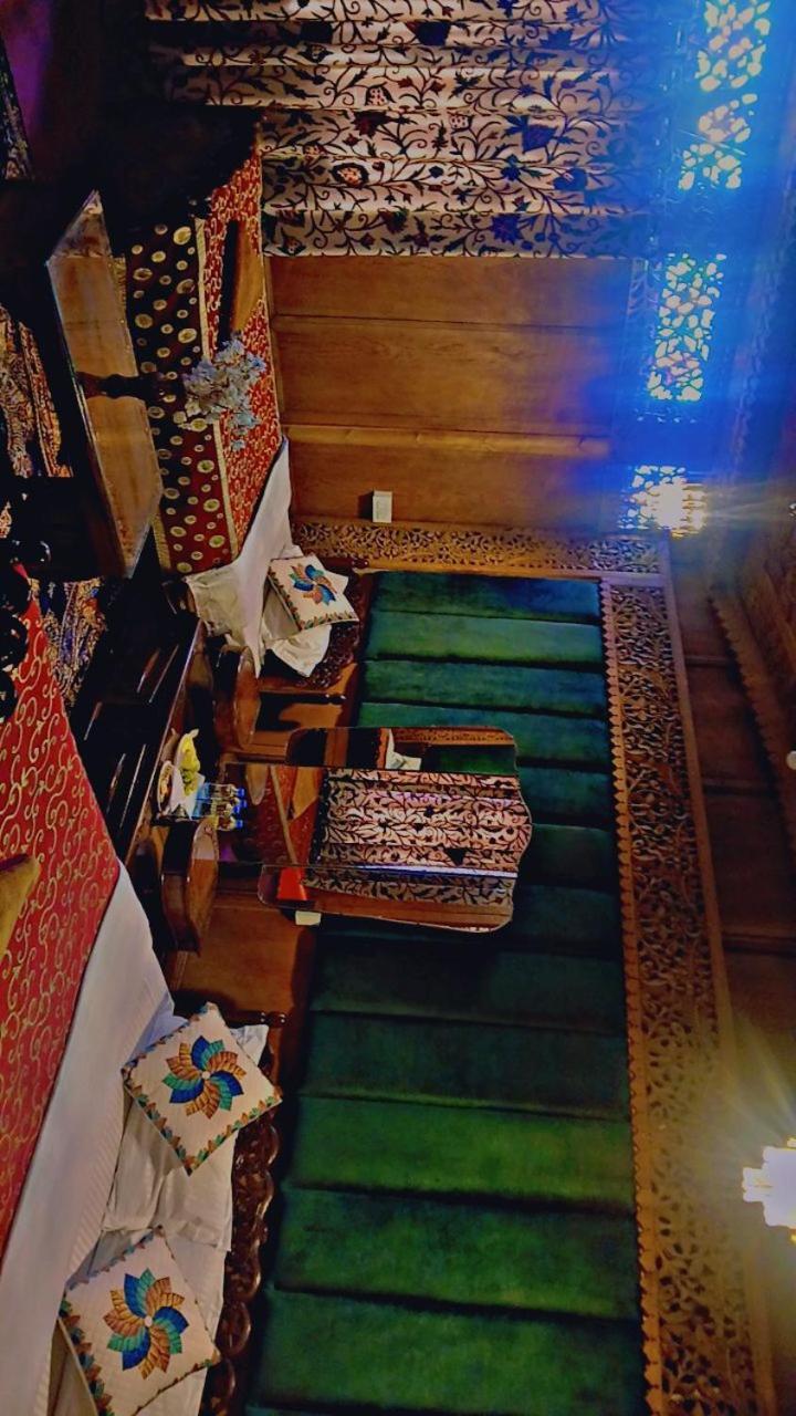 Heritage Amina Group Of Houseboats Ξενοδοχείο Σριναγκάρ Εξωτερικό φωτογραφία