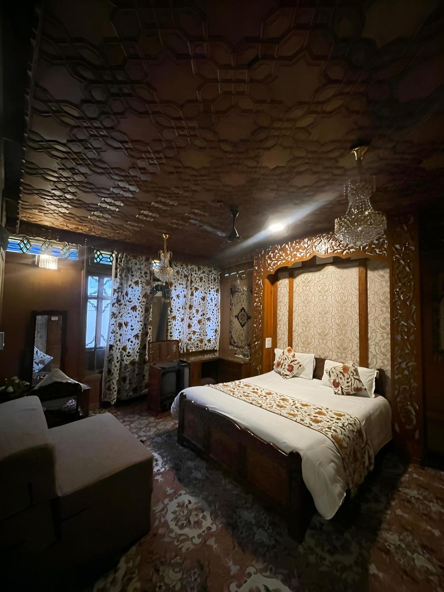 Heritage Amina Group Of Houseboats Ξενοδοχείο Σριναγκάρ Εξωτερικό φωτογραφία