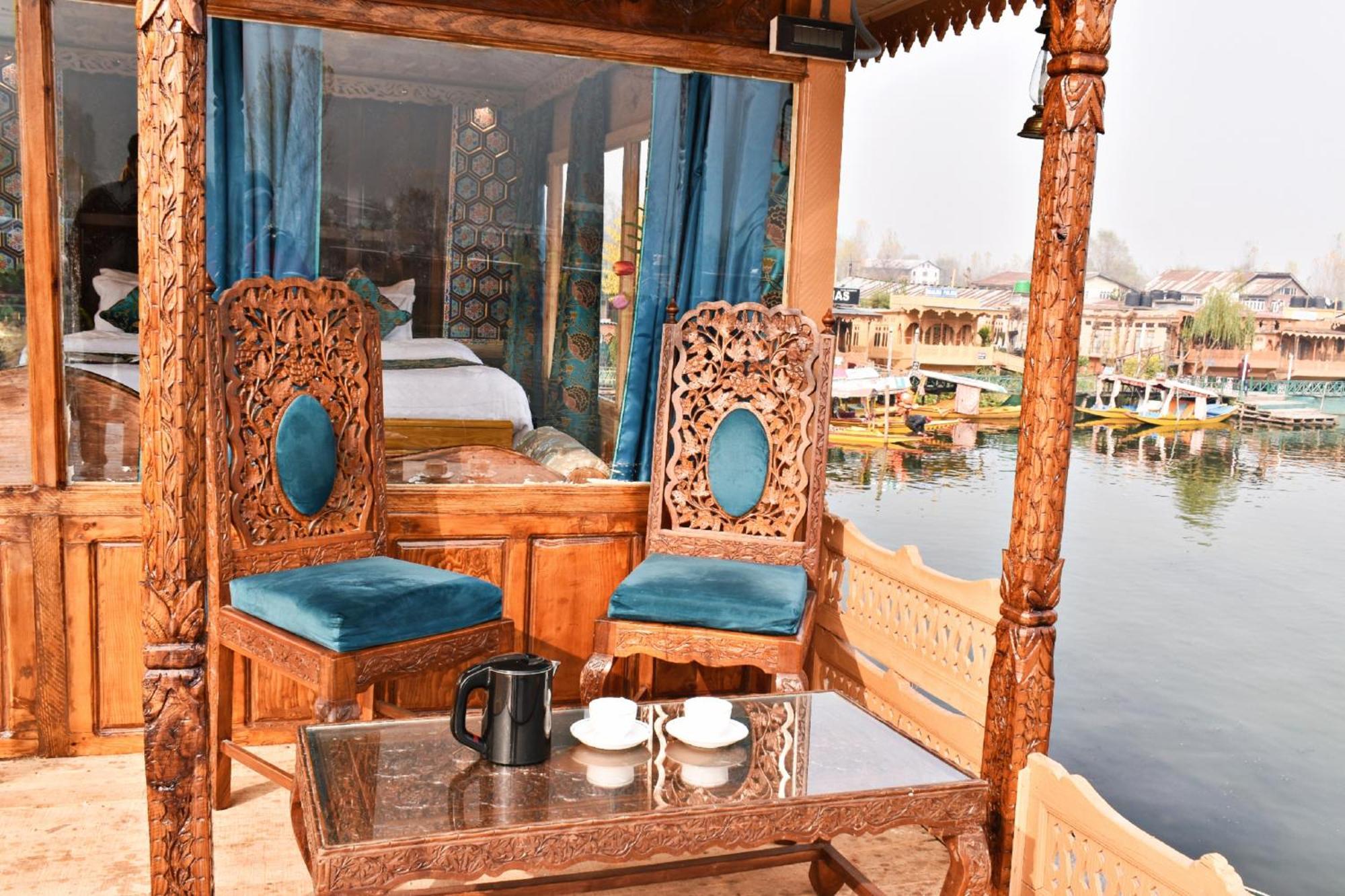 Heritage Amina Group Of Houseboats Ξενοδοχείο Σριναγκάρ Εξωτερικό φωτογραφία